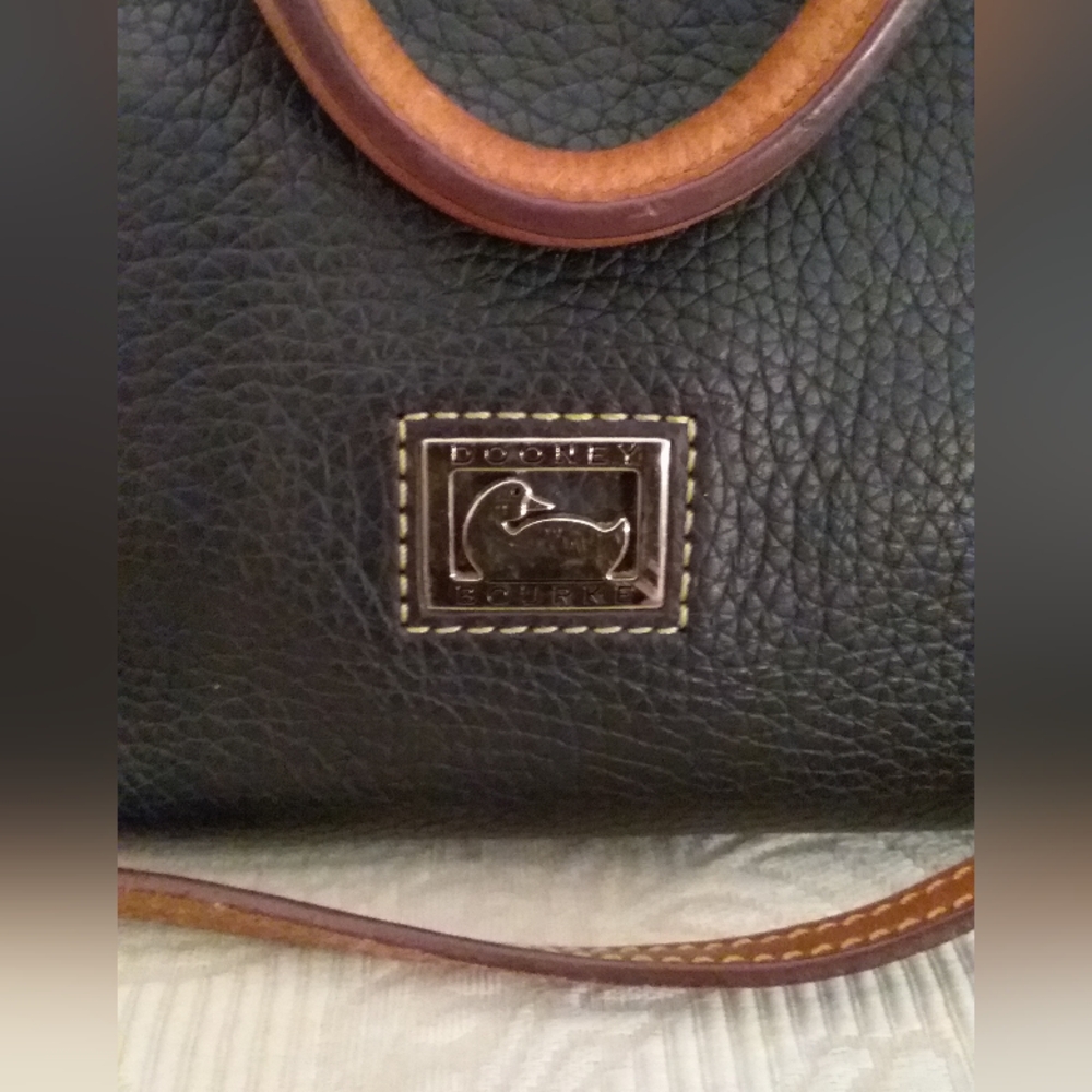 Dooney Bourke Pebble Satchel Crossbody w/Strap Leather Black /Brown Handles EUC - Picture 3 of 14
